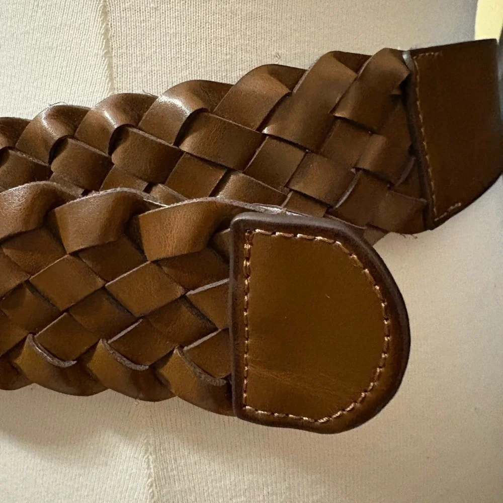 Brown braided O ring belt. Size small. Faux leather